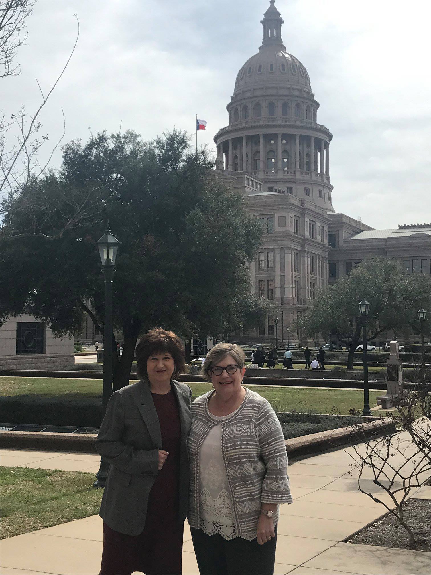 Texas school librarians left out of $5K pay raise proposal